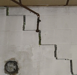 Crack in Bonita Foundation